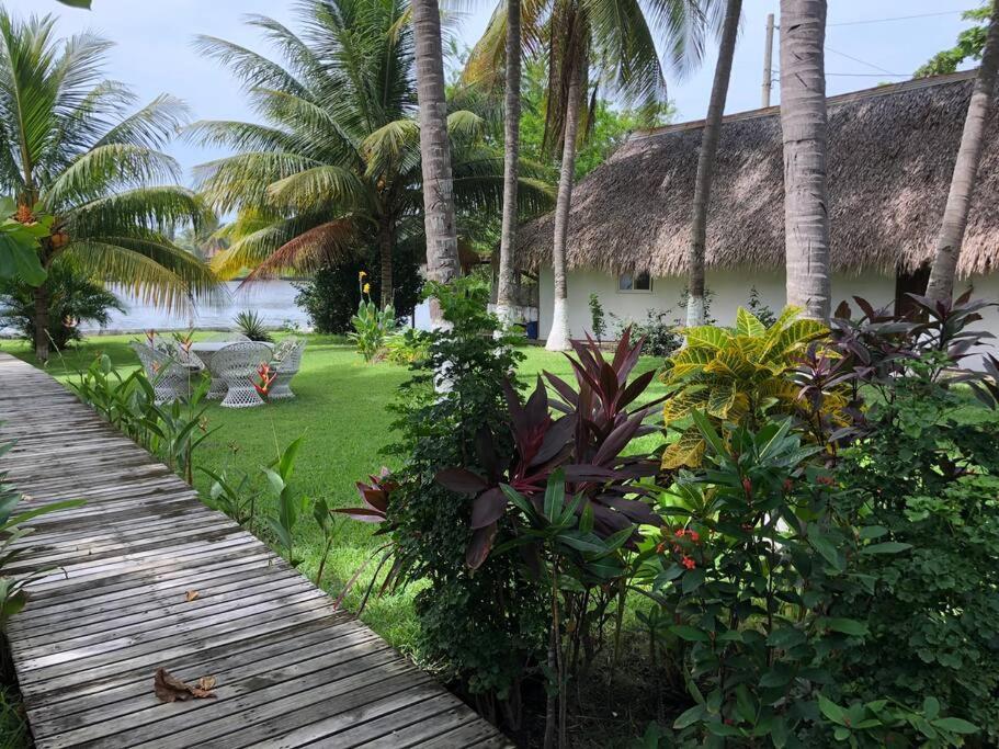 Casa De Playa, En Isla, Frente Al Mar Y Canal Villa Iztapa Eksteriør bilde